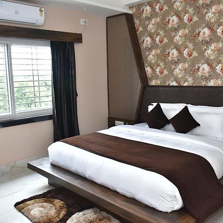 Hotel Daftari Palace Kishanganj エクステリア 写真