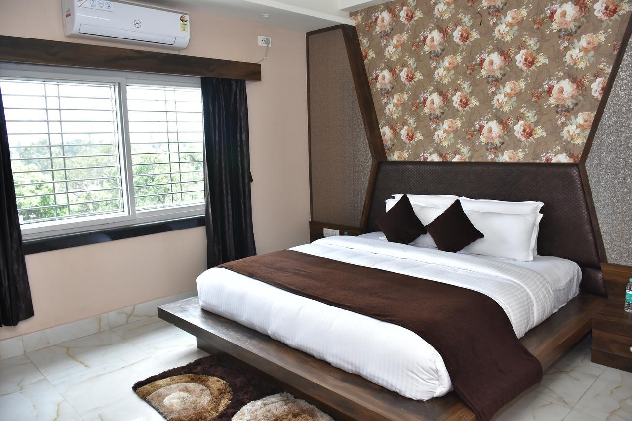 Hotel Daftari Palace Kishanganj エクステリア 写真