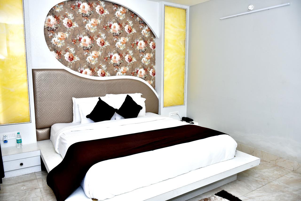 Hotel Daftari Palace Kishanganj エクステリア 写真