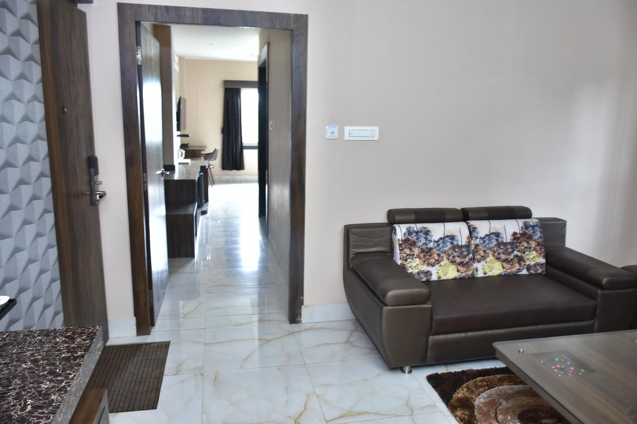 Hotel Daftari Palace Kishanganj エクステリア 写真