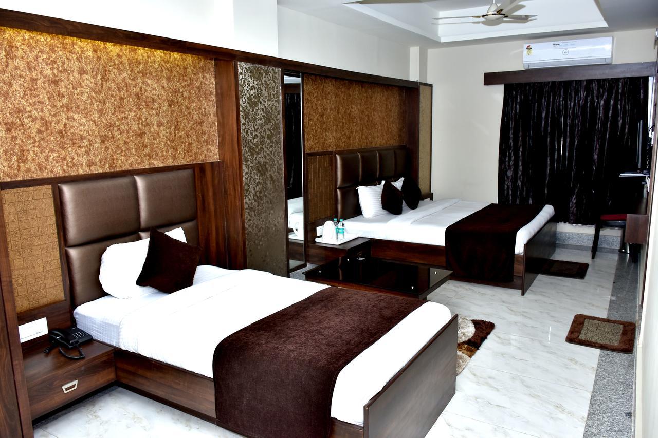 Hotel Daftari Palace Kishanganj エクステリア 写真
