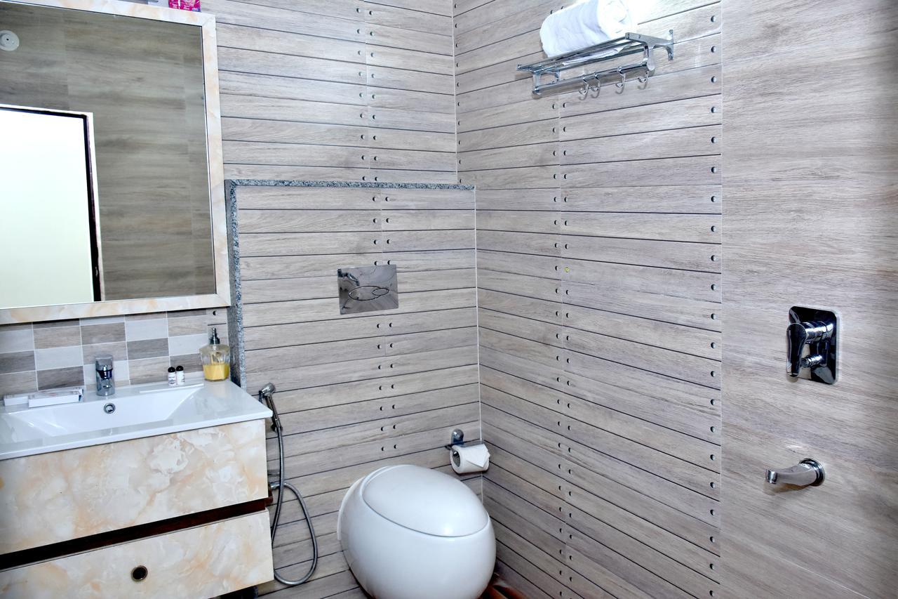 Hotel Daftari Palace Kishanganj エクステリア 写真