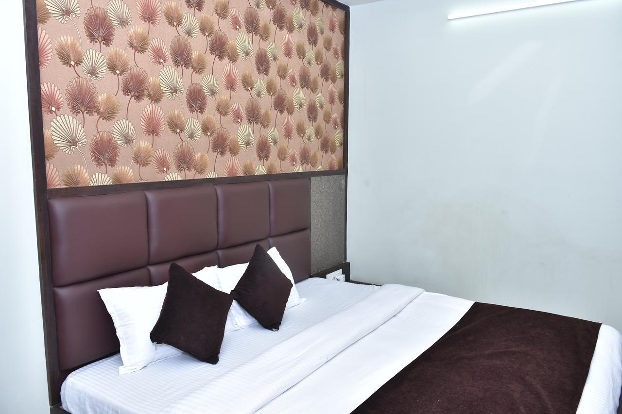 Hotel Daftari Palace Kishanganj エクステリア 写真