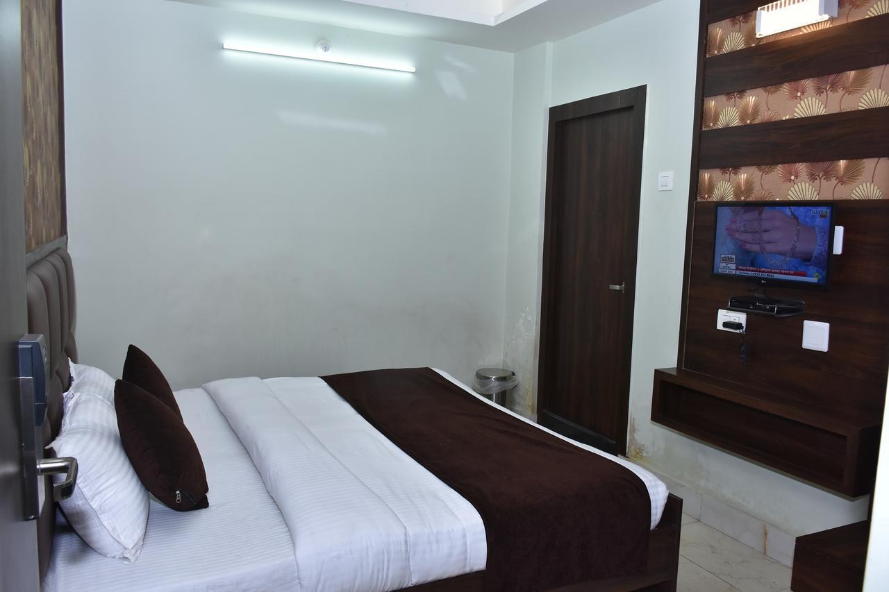 Hotel Daftari Palace Kishanganj エクステリア 写真